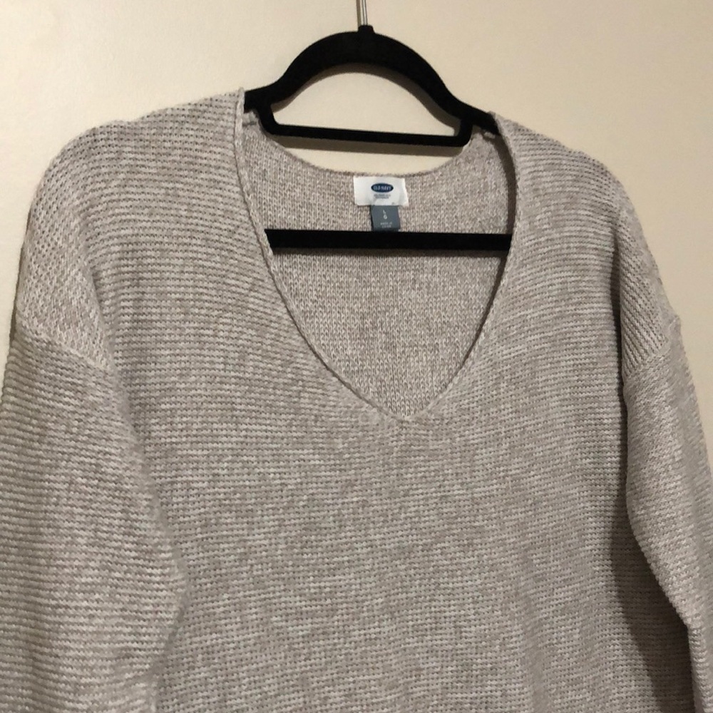 Oatmeal Old Navy sweater - Picture 2 of 4